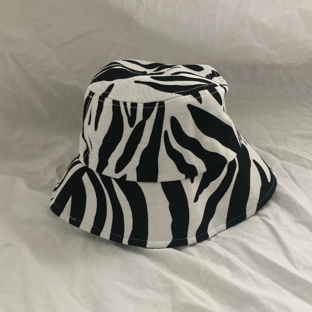 bucket hat